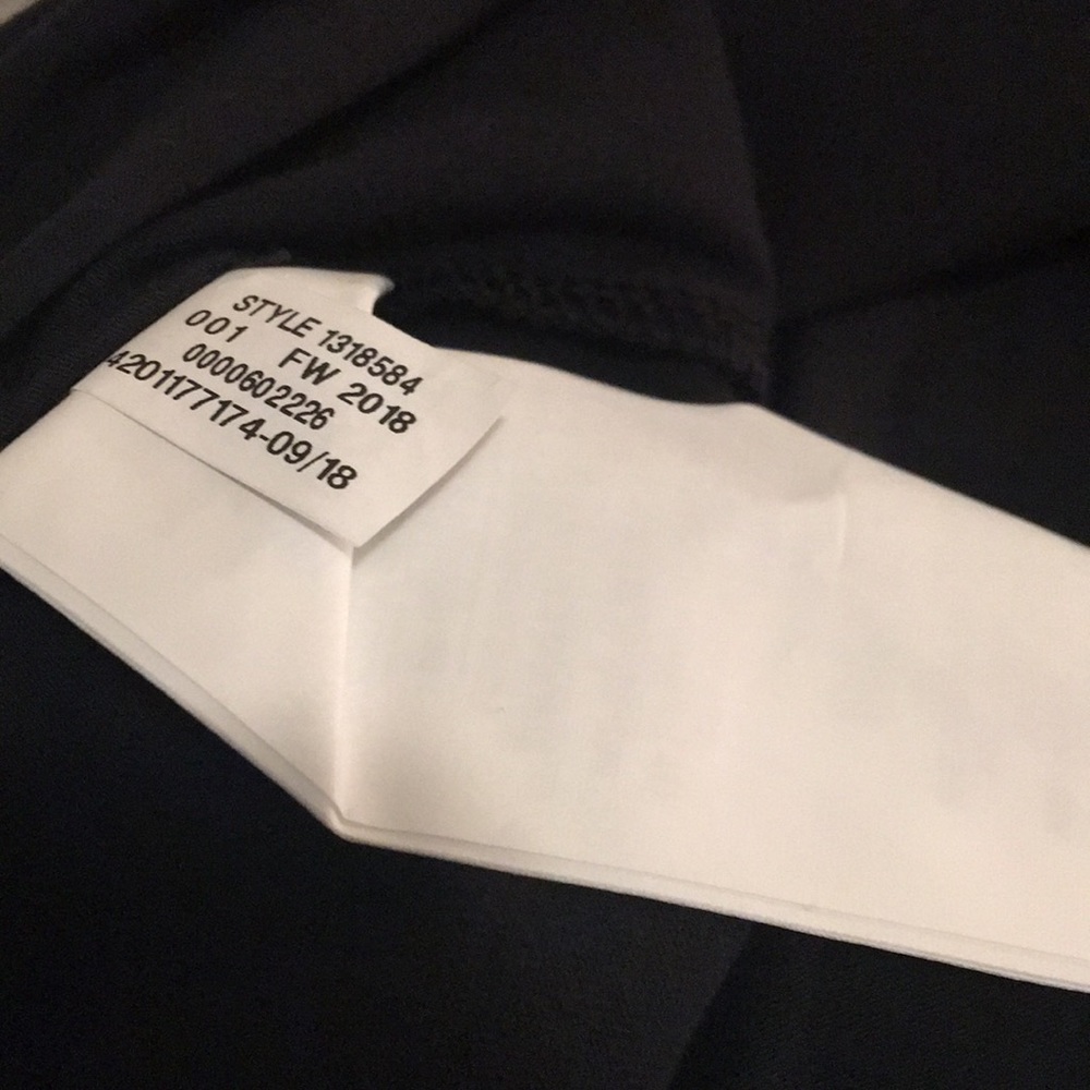 Under Armour long sleeves T shirt- Size Medium - Picture 4 of 5